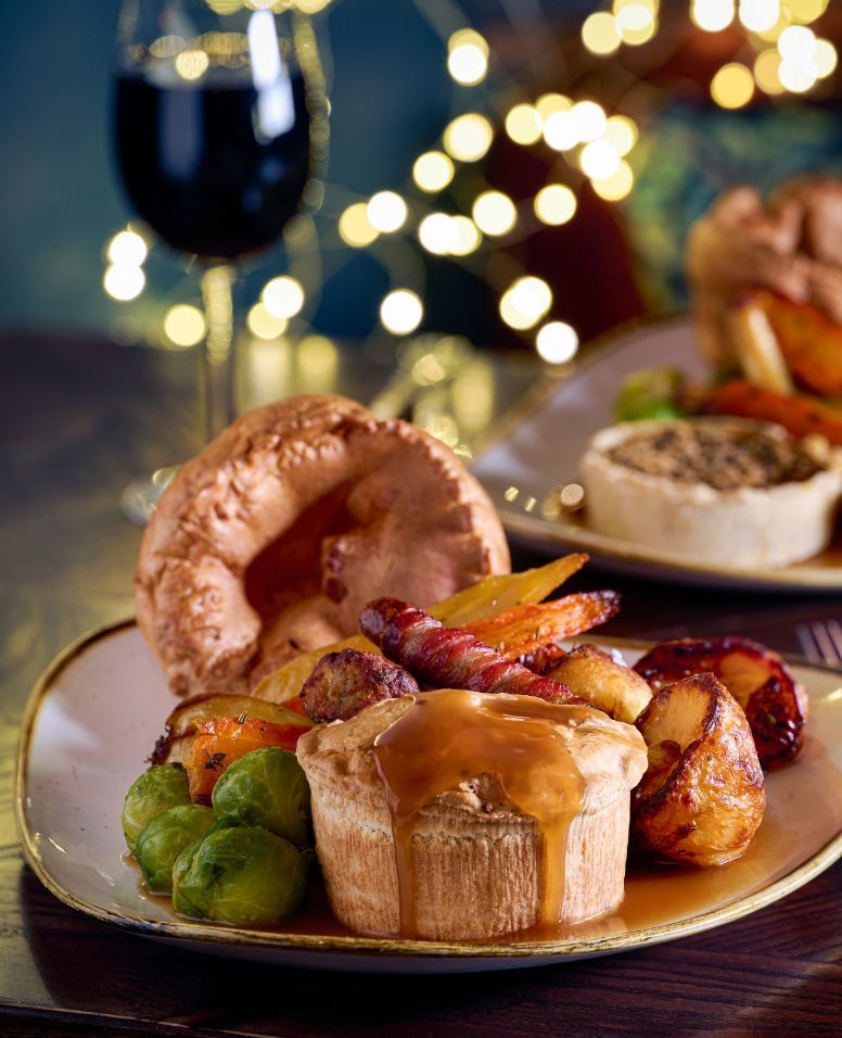 Lunch & Dinner at The Ferrers Arms in Ashby De La Zouch